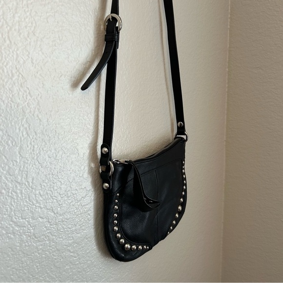 B. Makowsky Womens 100% Leather Crossbody Adjustable Strap Purse Black w/Studs - Picture 3 of 10